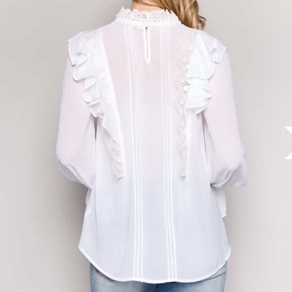 📍📍📍New White top. Last one !! - Picture 3 of 4